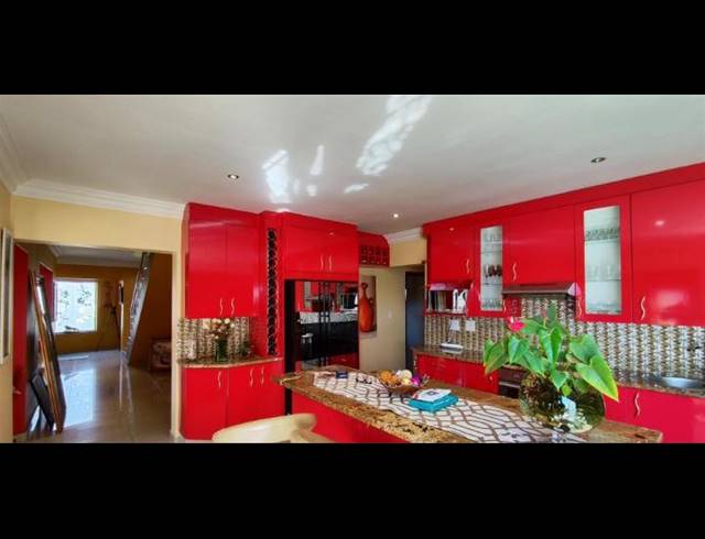 5 BEDROOM HOUSE FOR SALE IN PARKHAVEN